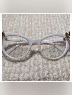 Stylish Women’s White Cat Eye Fashion Glasses